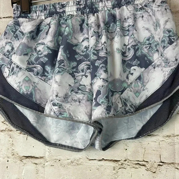 Sweaty Betty Women's  XS Interval Run Shorts Gray Mint Polyester Stretch Active - Picture 5 of 11